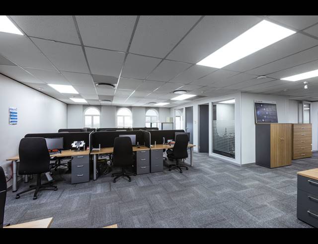 5,571M² OFFICE TO LET IN HYDE PARK